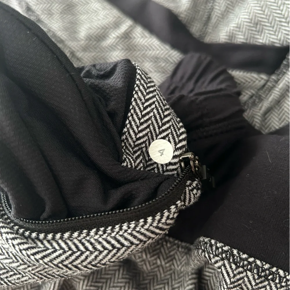 Lululemon Think Fast Hoodie - Picture 9 of 9